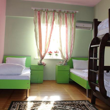 Herrmas Hostel Tbilisi Exterior photo