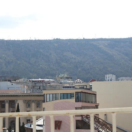Herrmas Hostel Tbilisi Exterior photo