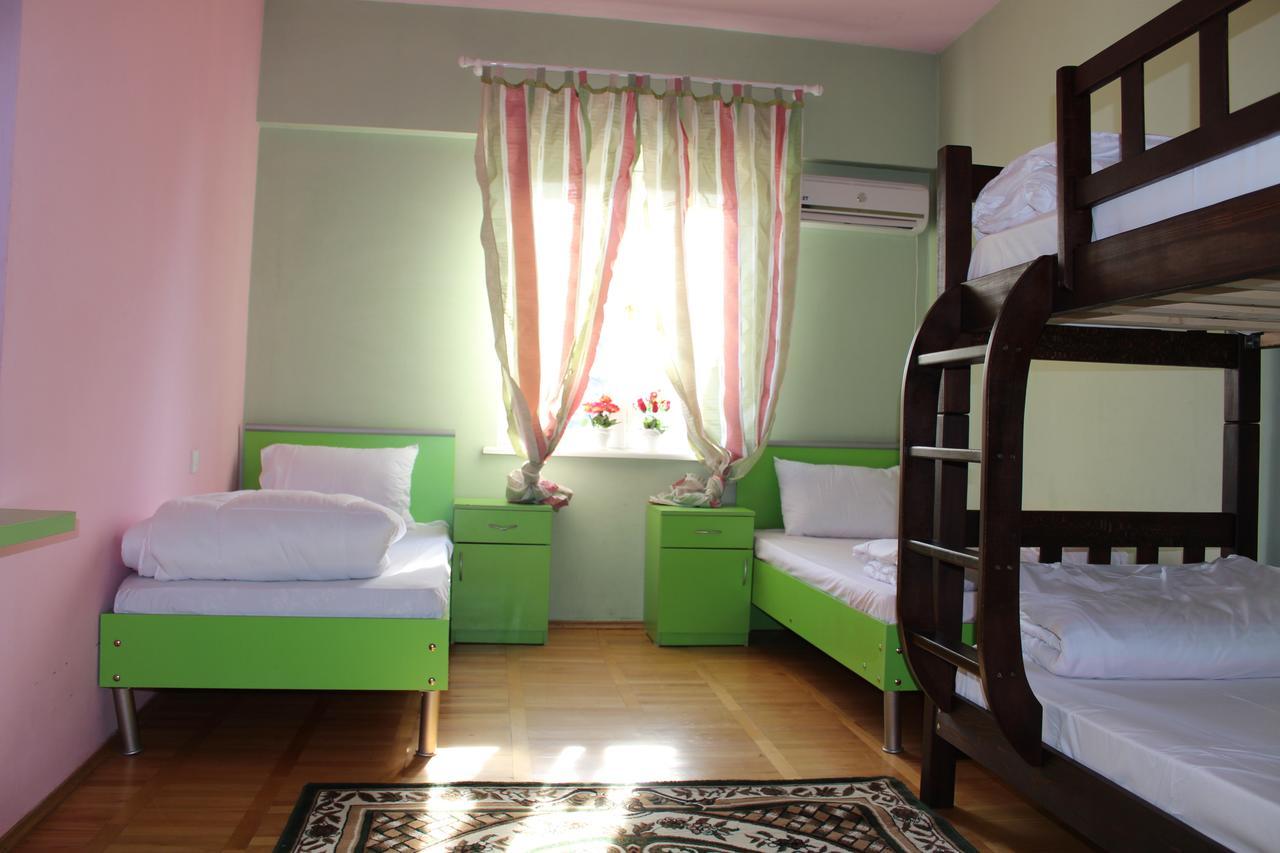 Herrmas Hostel Tbilisi Exterior photo