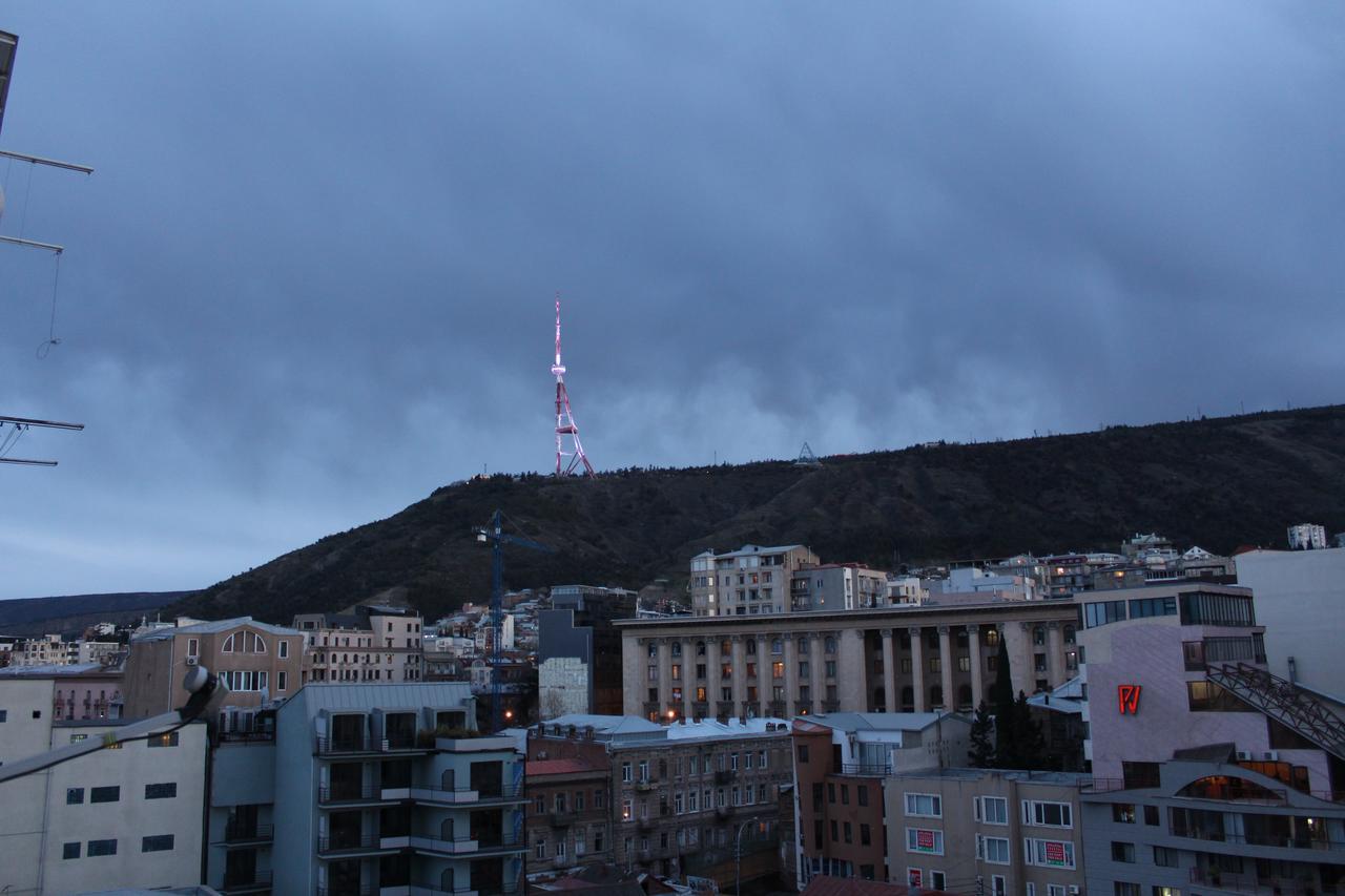 Herrmas Hostel Tbilisi Exterior photo